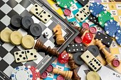 Настольные игры,наборы для опытов, выжигатели, конструкторы